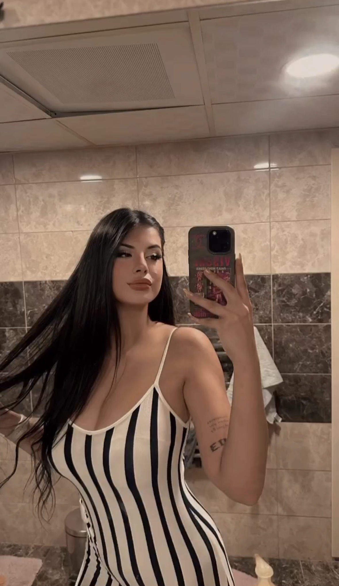 Kabataş Genç Bayan Escort Bayan Elçin